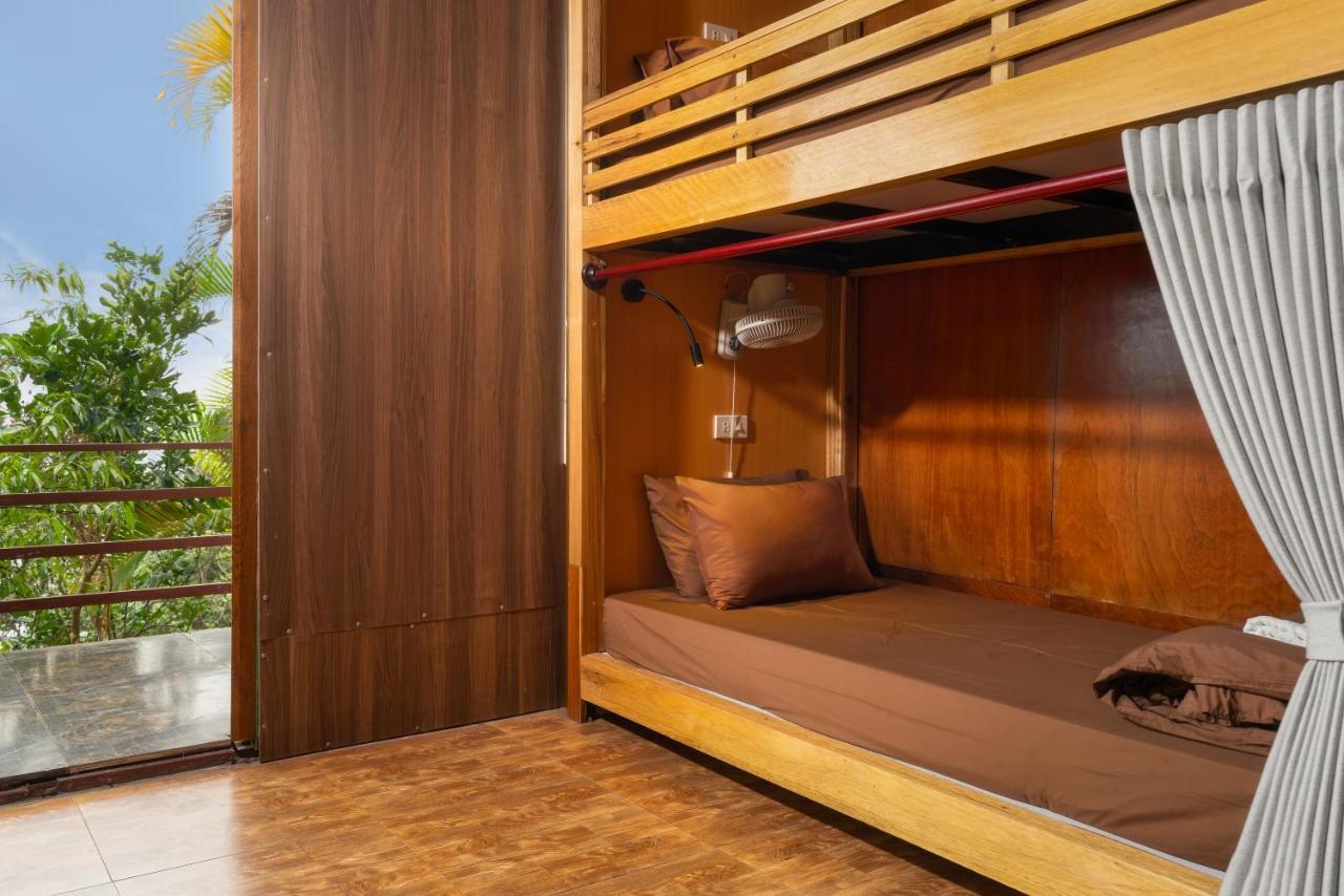 Bunk Bed in Mixed Dormitory Room