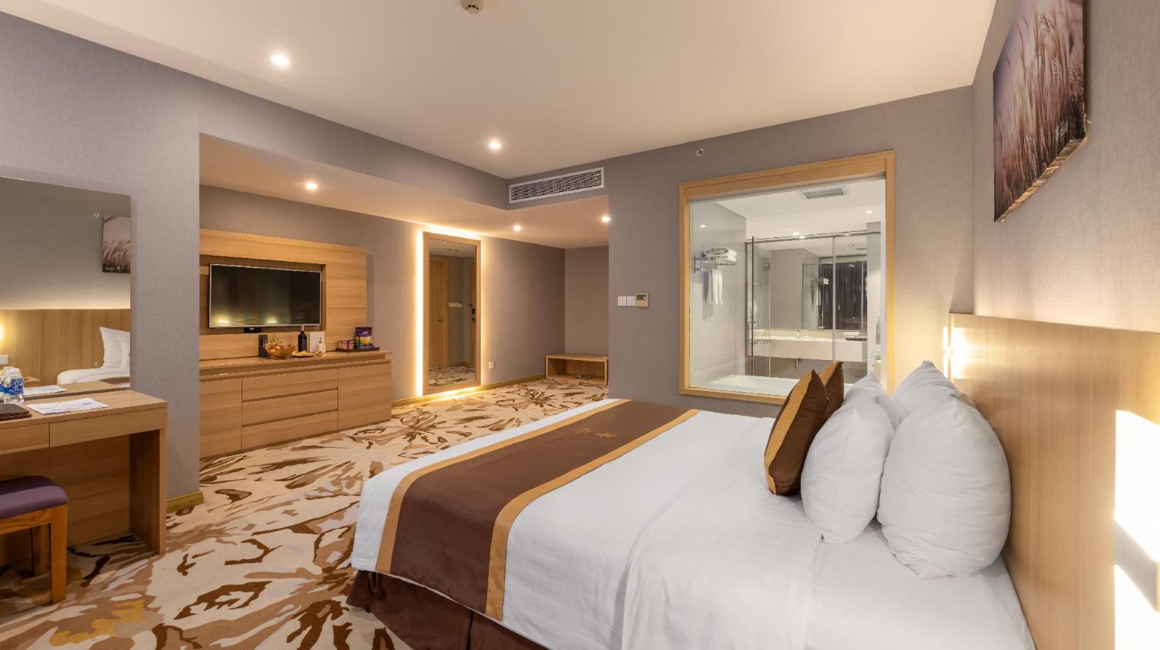 Grand Premium King - Bedroom