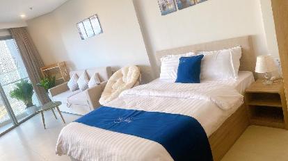 1-Bedroom Apartment with King Bed - Bedroom