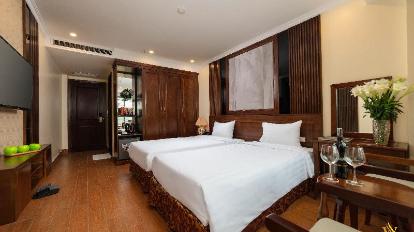 Triple Room With City View - Bed