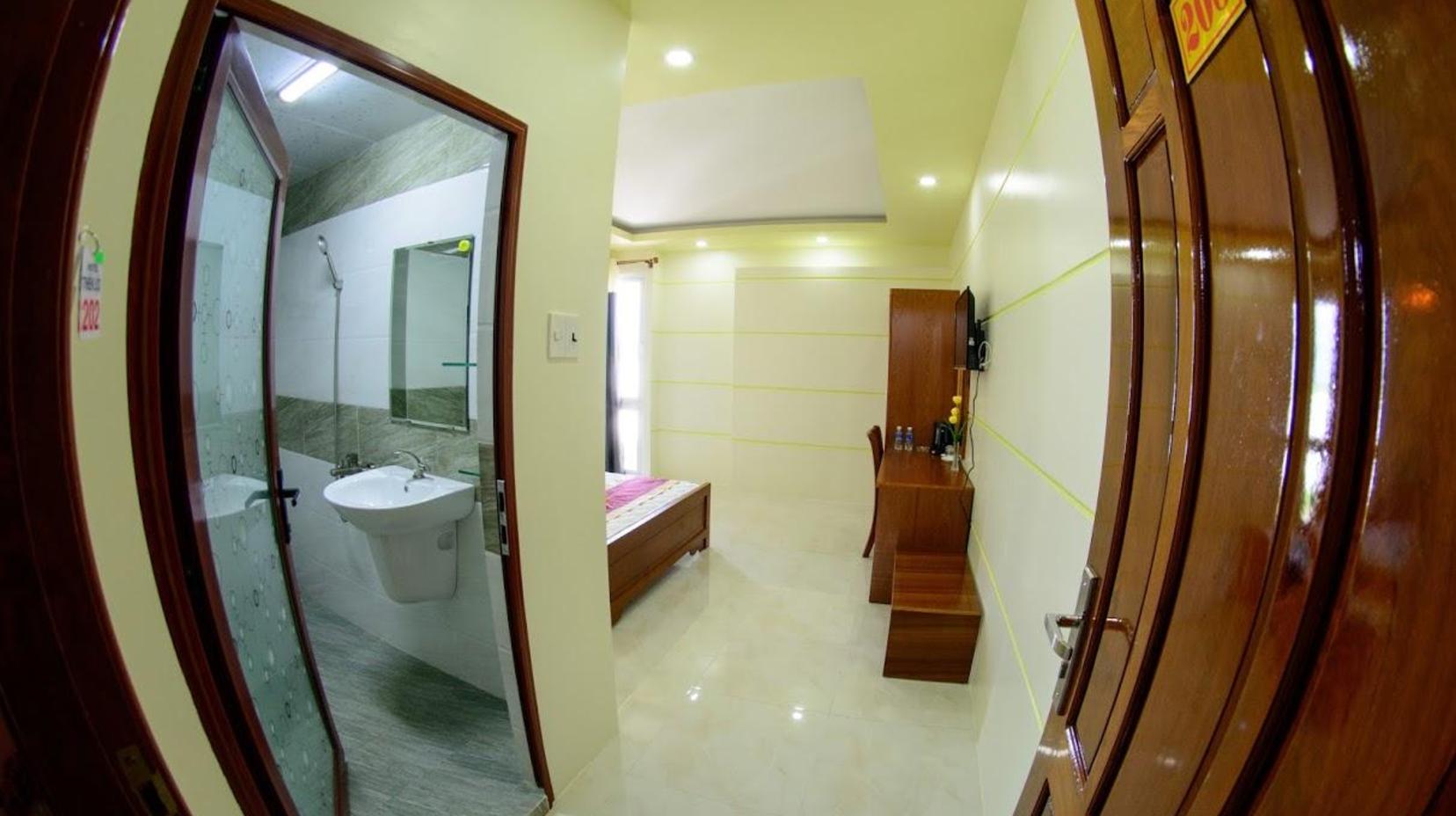 Standard Room - Bathroom