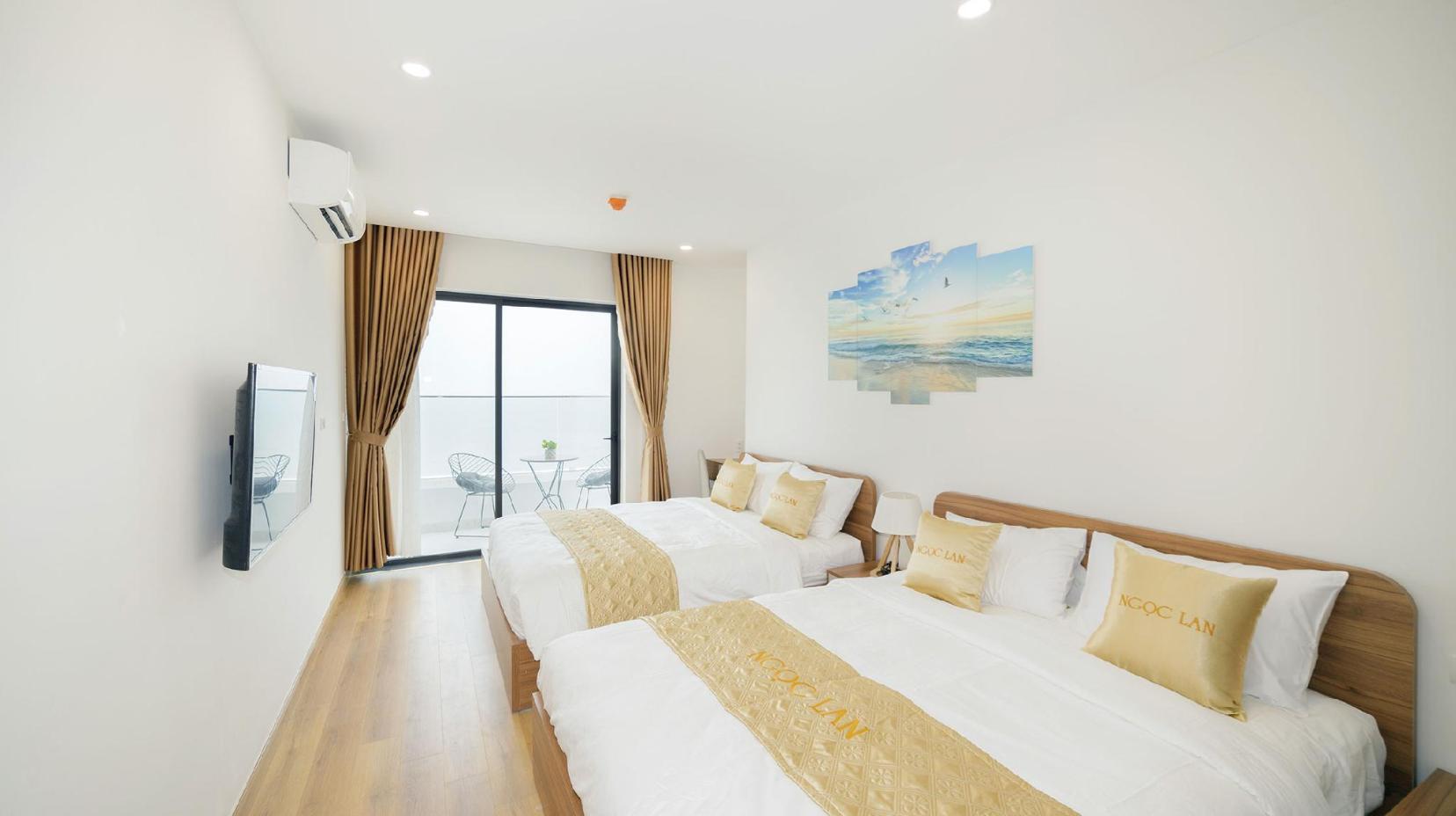 Superior One-Bedroom Sea Front Apartment - Bedroom