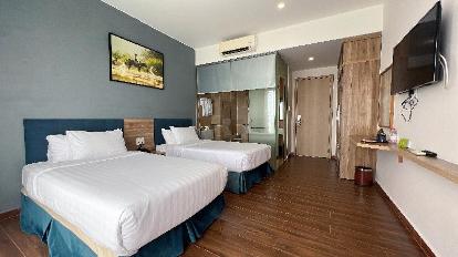 Deluxe Twin Room with Sea View - Bed