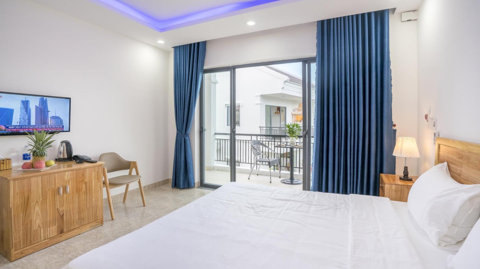 Deluxe Double Room with Balcony