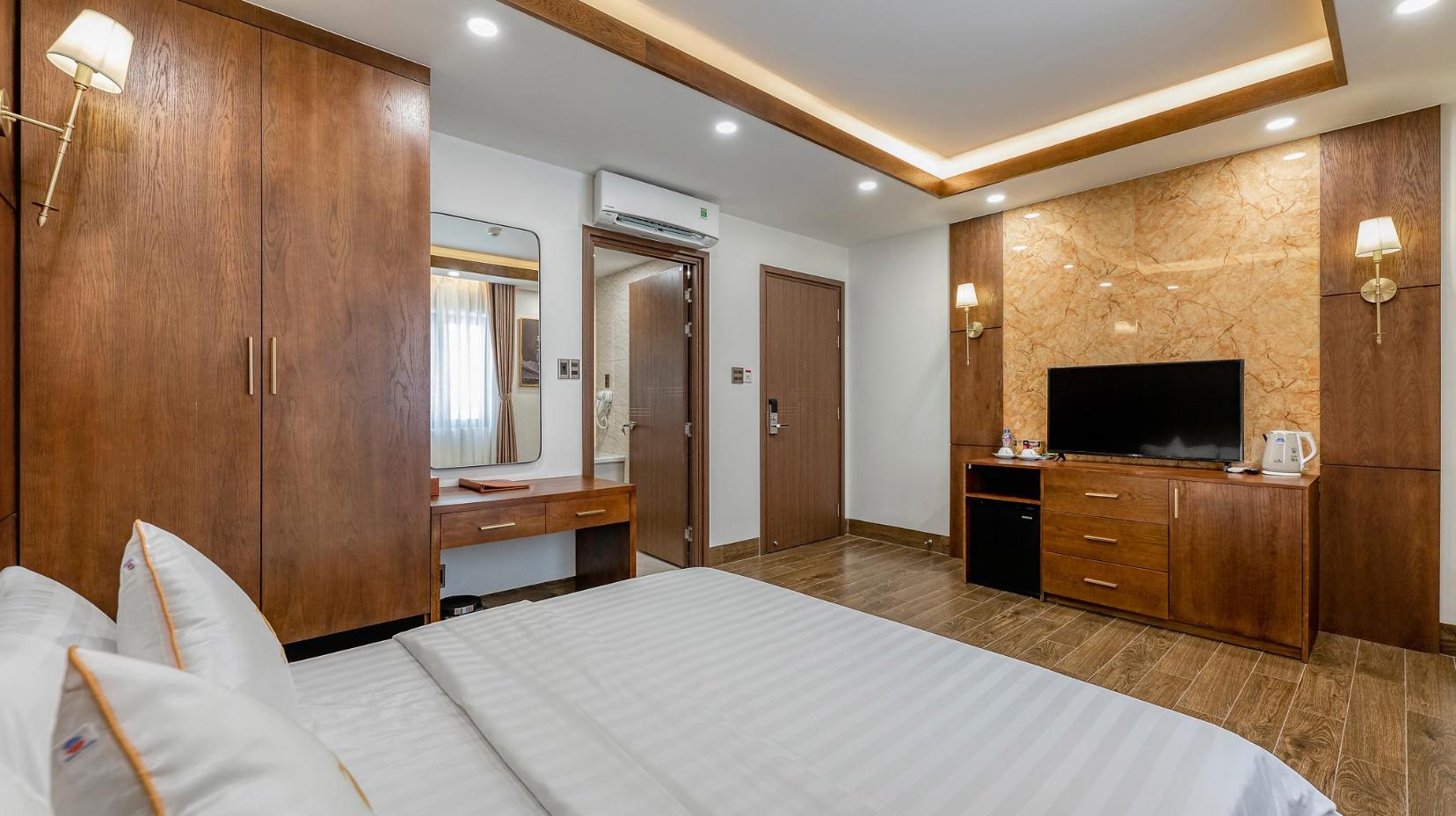 Grand Superior Room