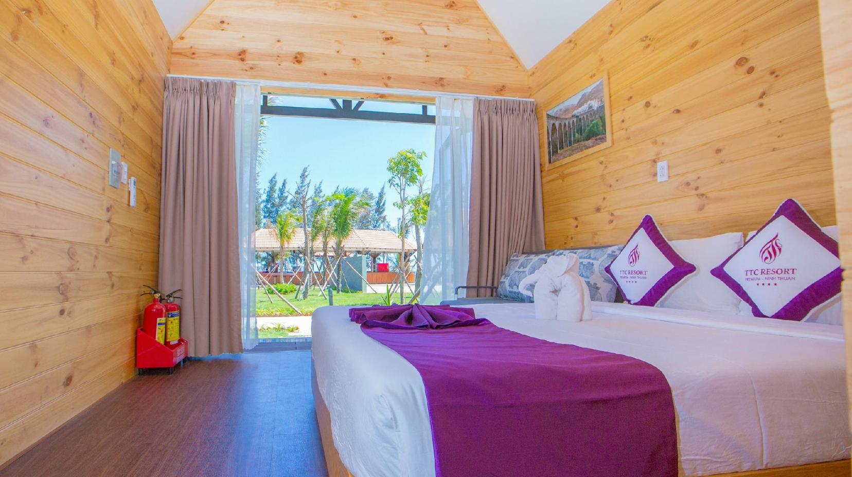 Bungalow Pool View - Bed