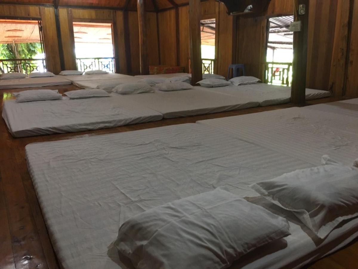 Single Bed in Mixed Dormitory Room