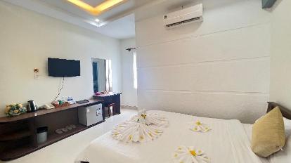 Deluxe Room with View - Bed