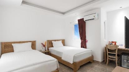 Standard - (2 Single Beds) - Guestroom