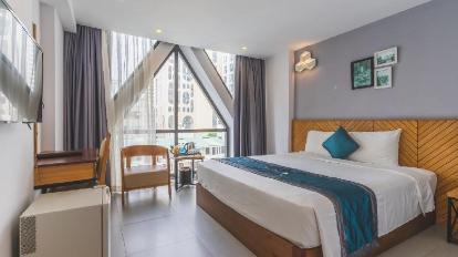 Deluxe City View - Guestroom