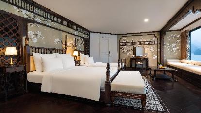 Family Suite with Balcony and Ocean View - Bed