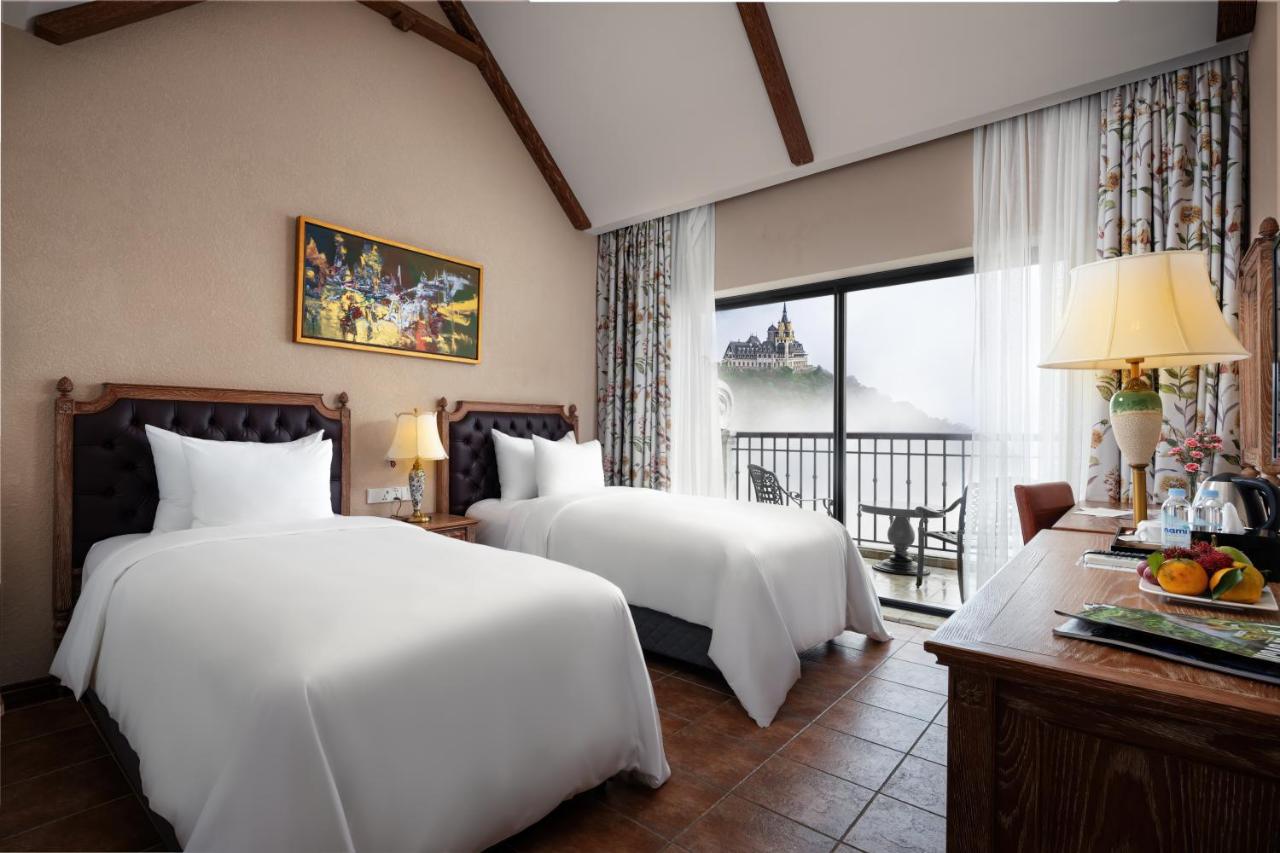 Deluxe Double or Twin Room with Mountain View