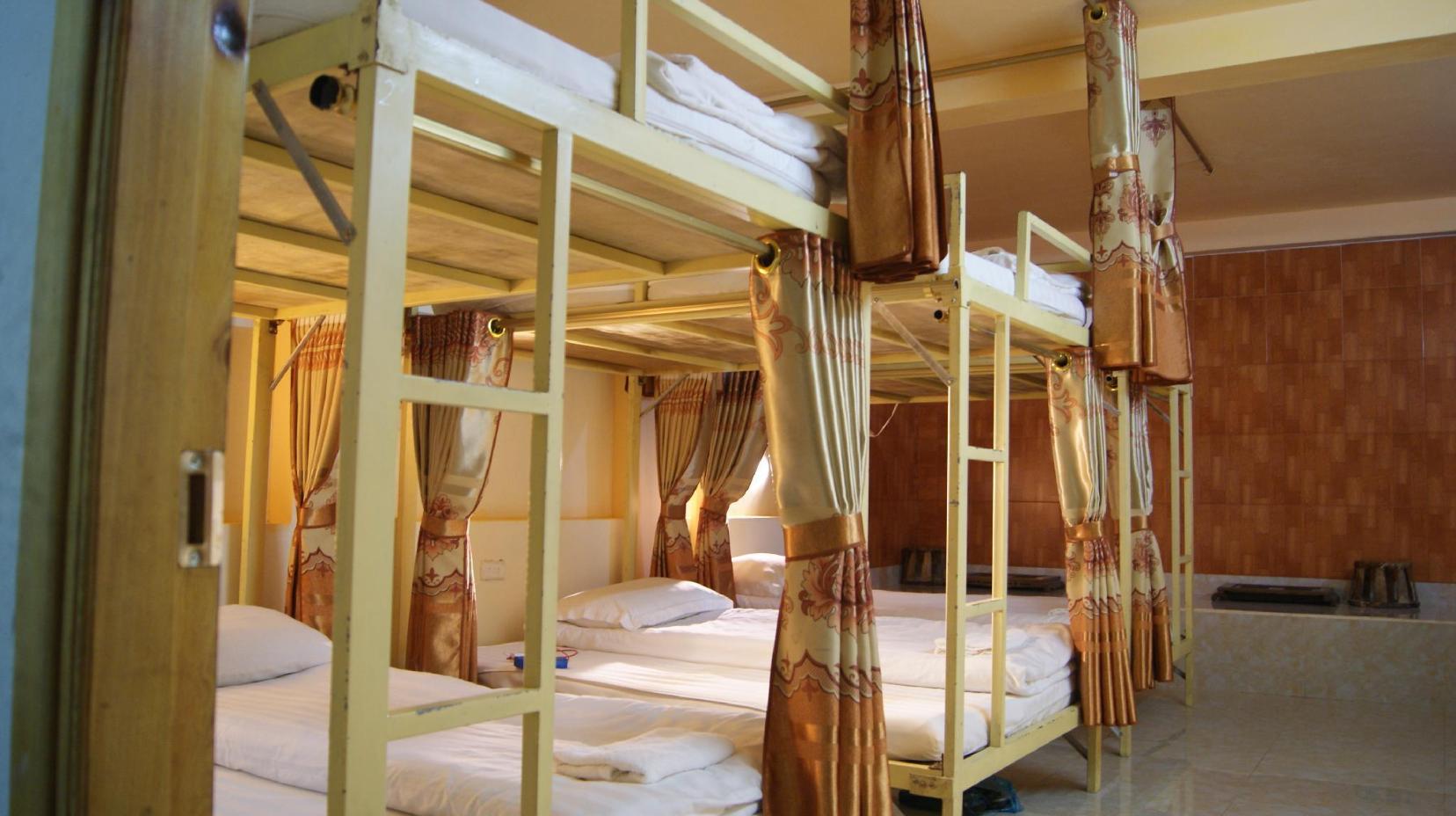 1 Person in 6-Bed Dormitory - Mixed - Bed