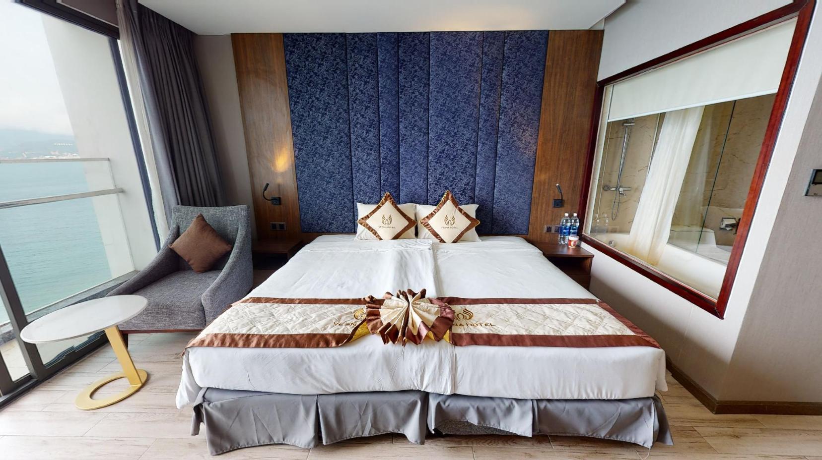 Premier Sea View Double Room - Bed