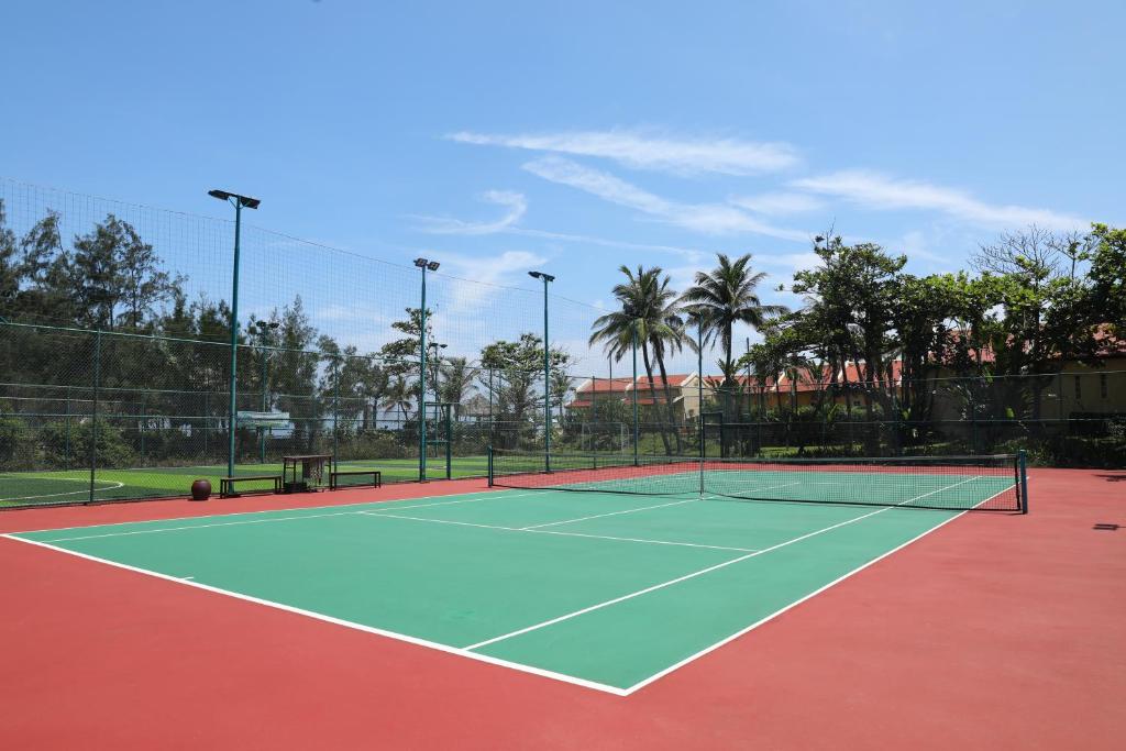 Tennis court