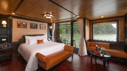 Presidential Suite with Balcony - Bed