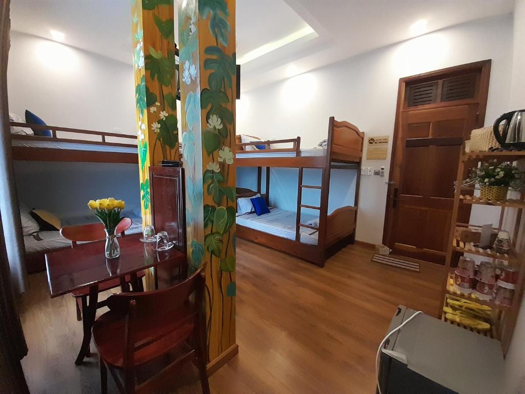 6-Bed Mixed Dormitory Room