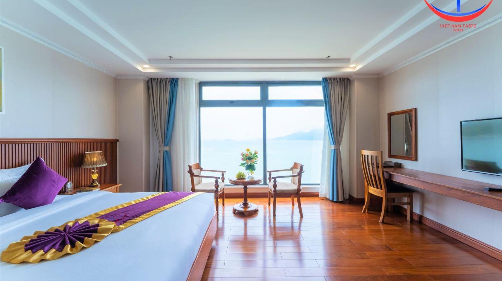 luxury ocean view double room - Bed