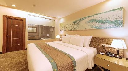 Executive Suite - Bedroom