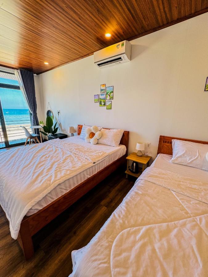 Double or Twin Room with Sea View