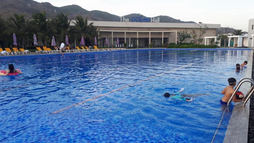 Swimming pool