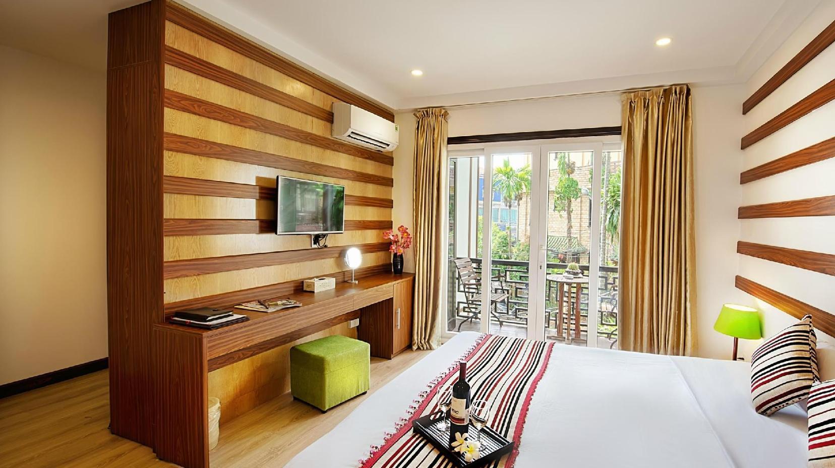 Deluxe Room with Balcony