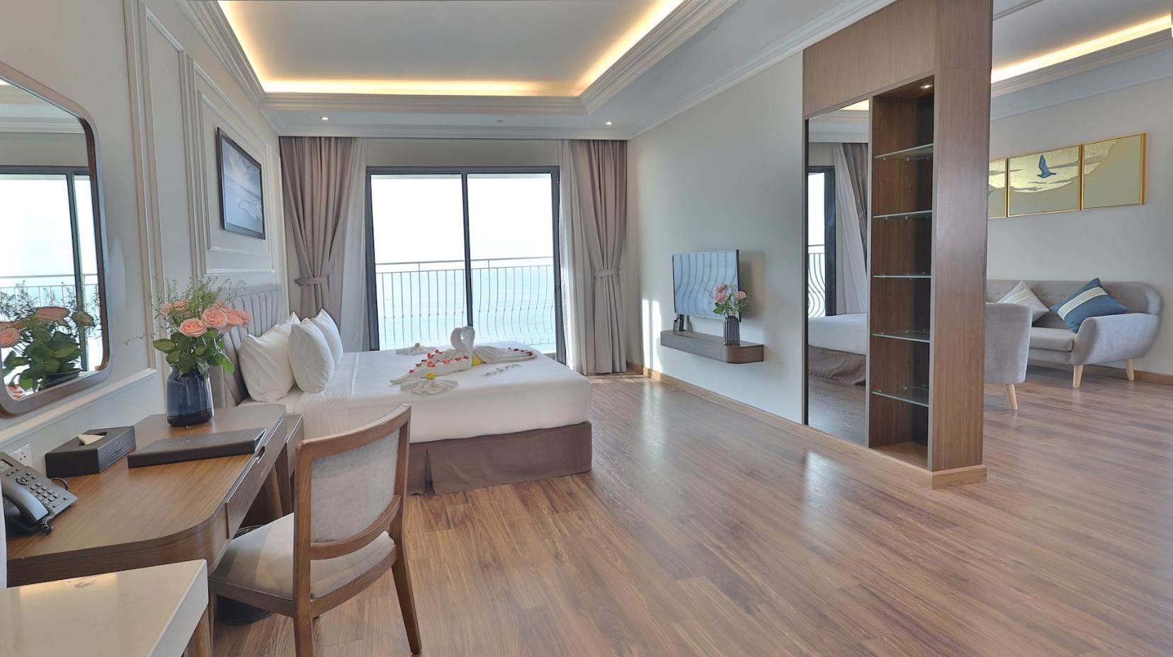 Sea View Suite - Room plan