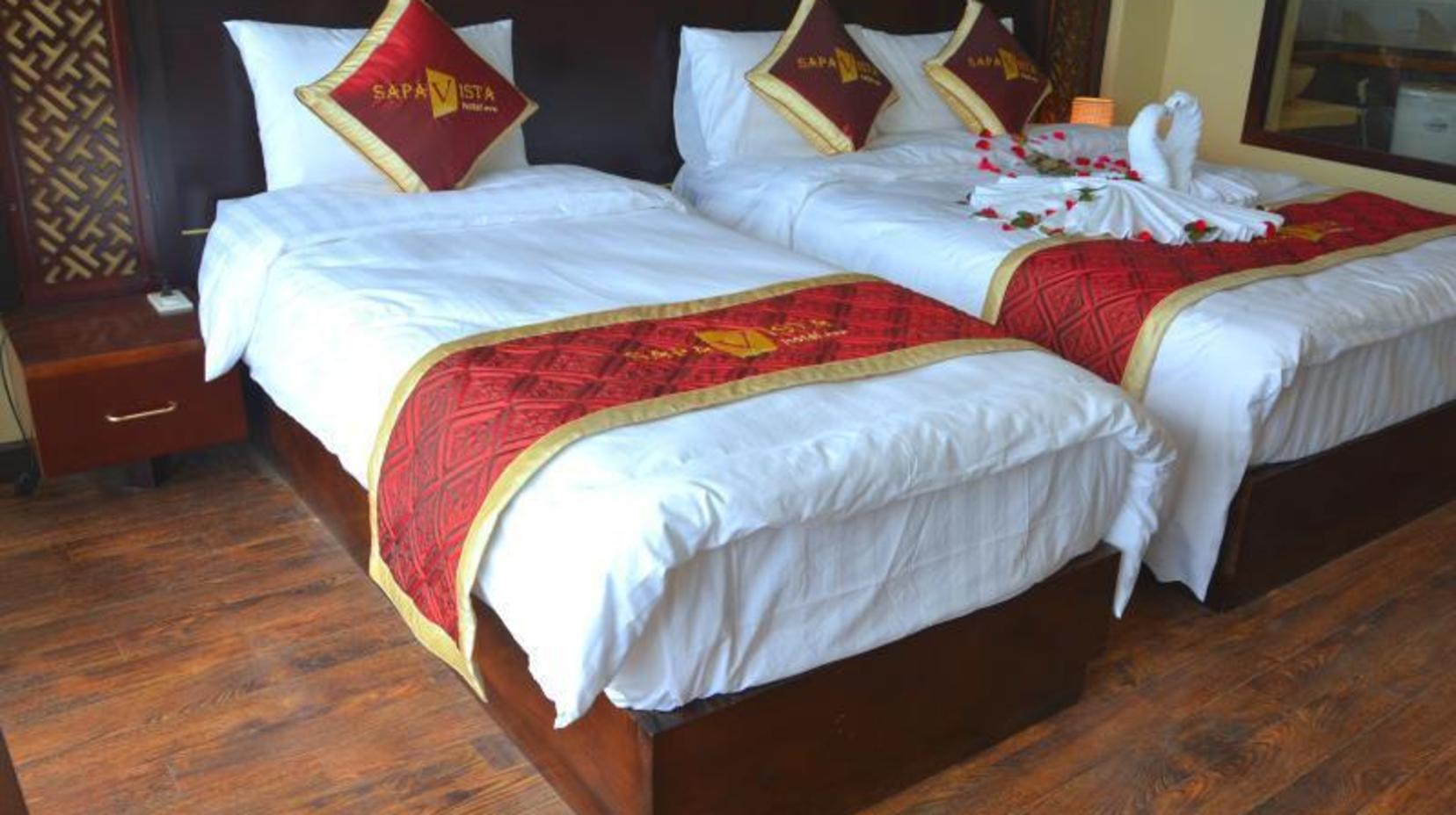 Deluxe Double or Twin Room with Mountain View