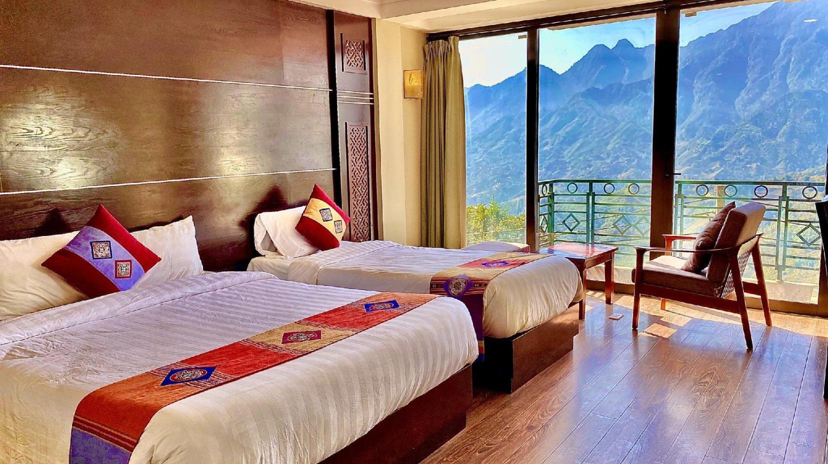 Triple Room with Mountain View