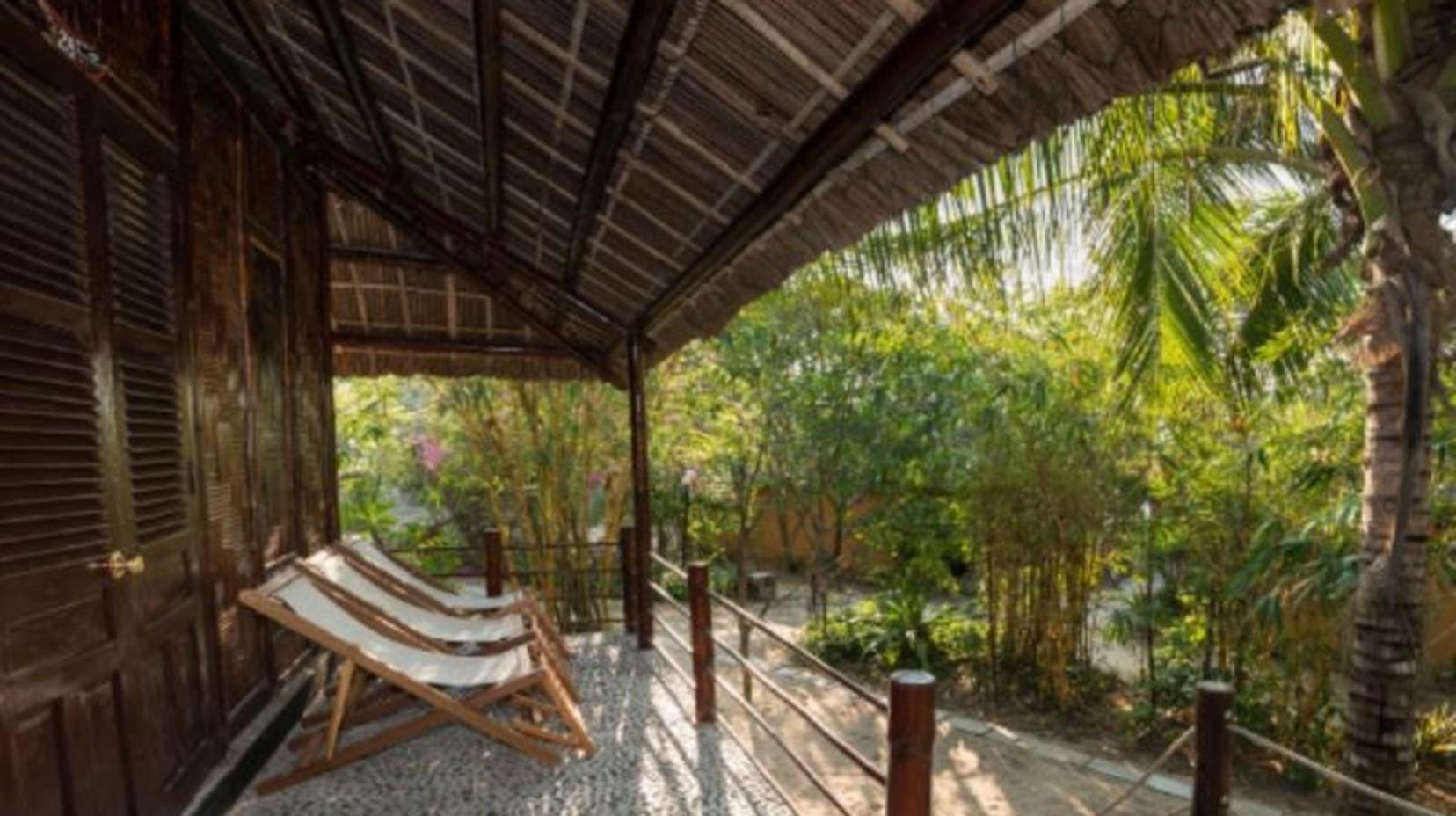 Garden View Bungalow - Balcony/terrace