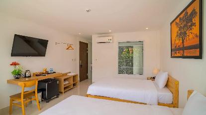 Deluxe Twin Room with Balcony - Interior view