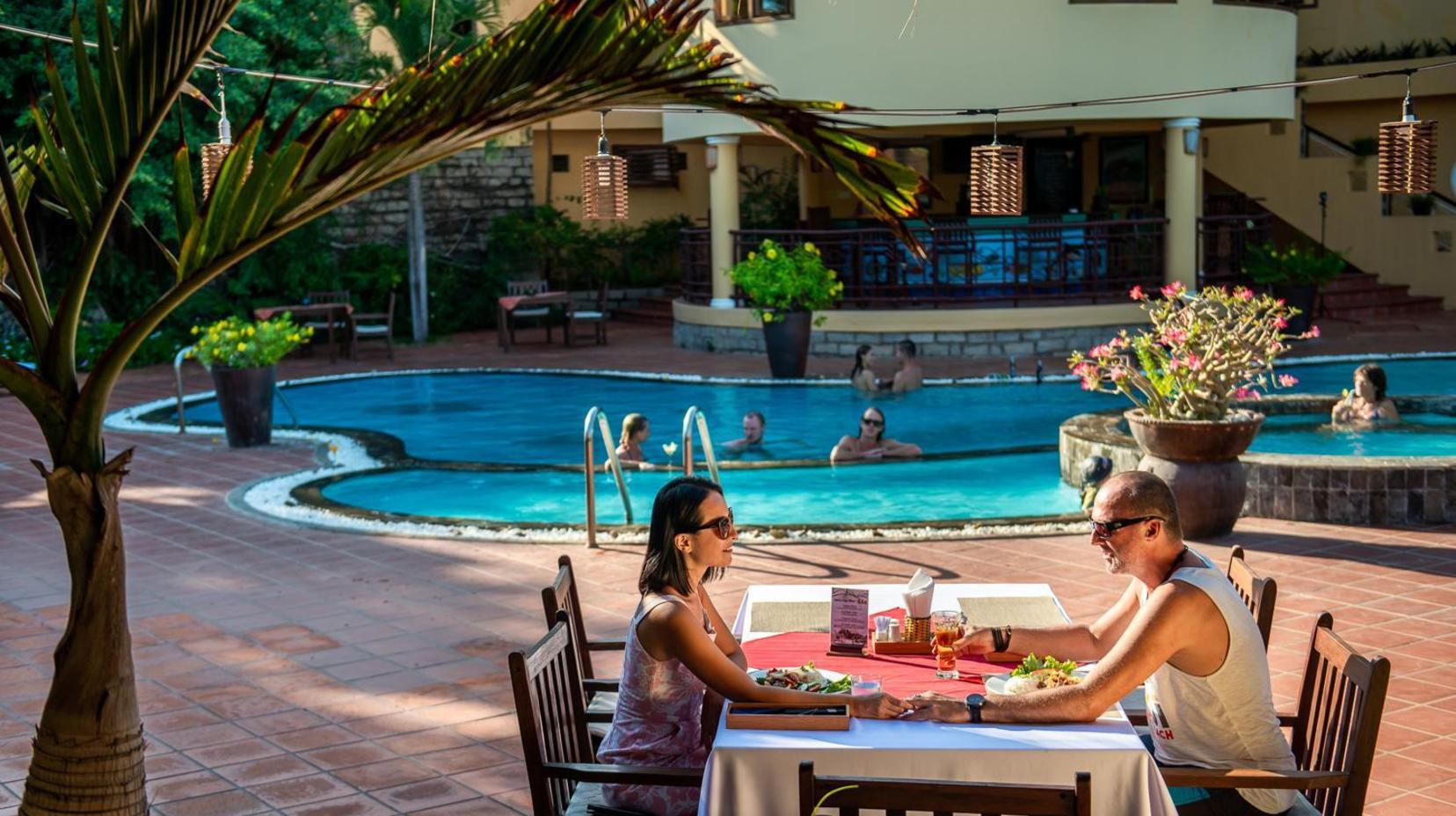 Poolside bar