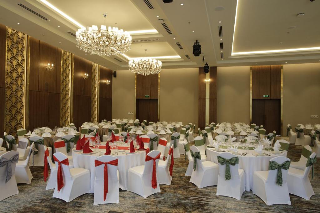 Banquet hall