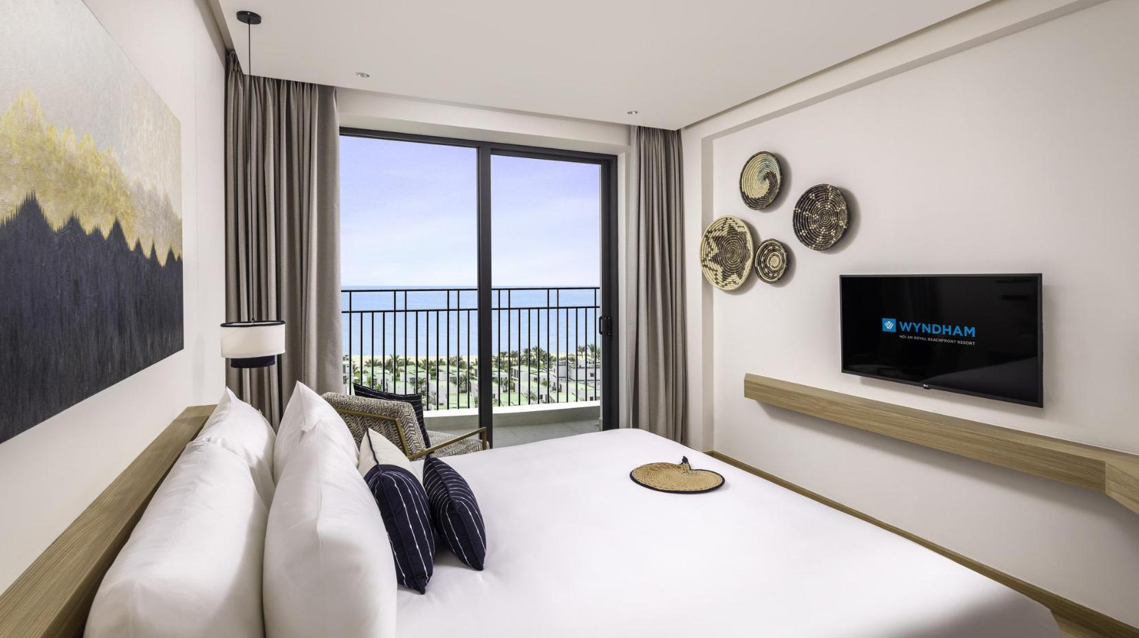 2-Bedroom Executive King Suite, Ocean View - Bed