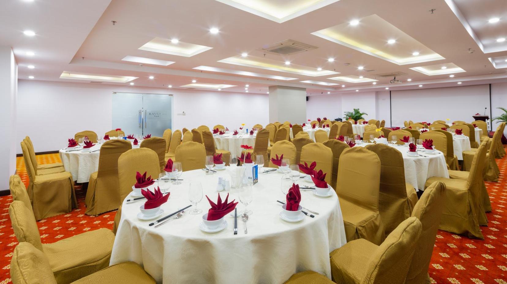 Banquet hall