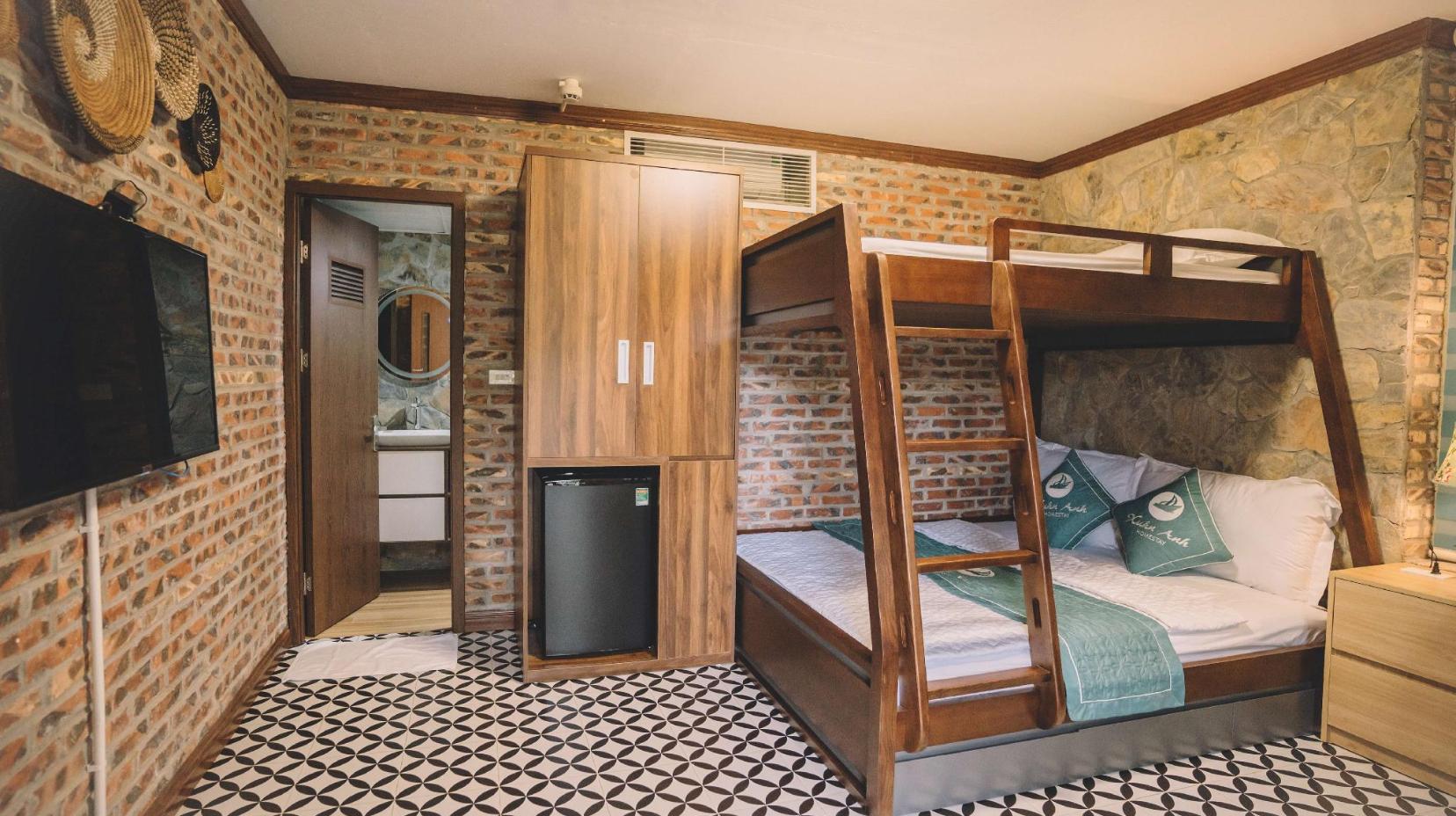 Family Room with Bunk Bed - Interior view