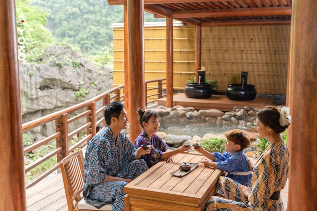 Hot spring bath